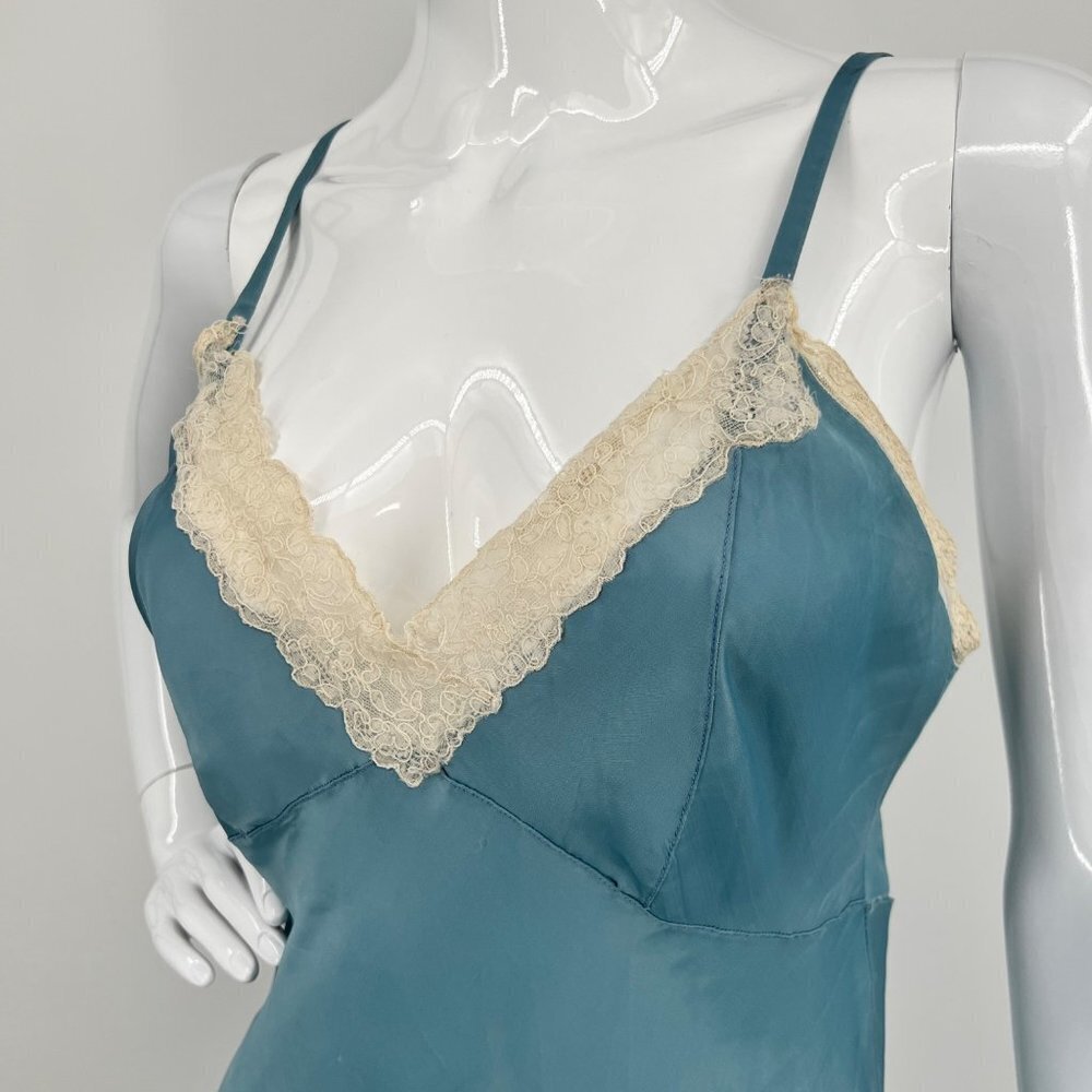 Vintage Saks Fifth Avenue Full Slip‎ Cornflower Blue with Lace Size 36 - Picture 3 of 11